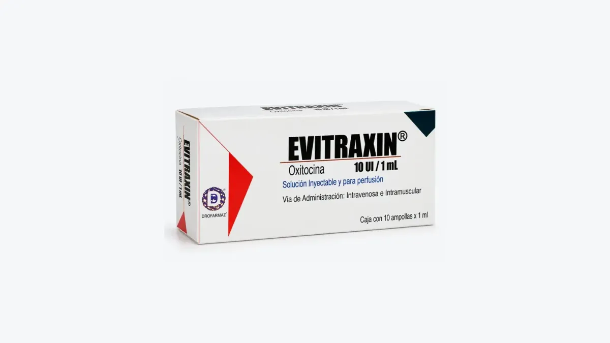 Caja blanca y roja de Evitraxin con oxitocina 10 UI por 1 mL y 10 ampollas